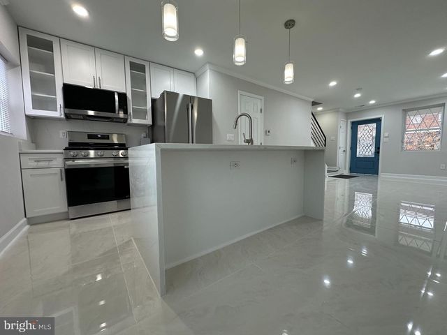 1742 LYMAN PL NE, Washington, DC 20002