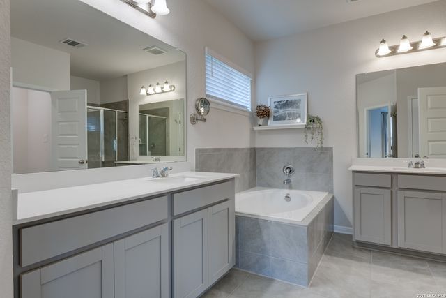 4807 Night Herder, St Hedwig, TX 78152