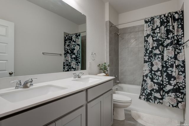 4807 Night Herder, St Hedwig, TX 78152