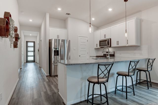 4807 Night Herder, St Hedwig, TX 78152