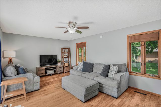 1310 20th Street, Ames, IA 50010