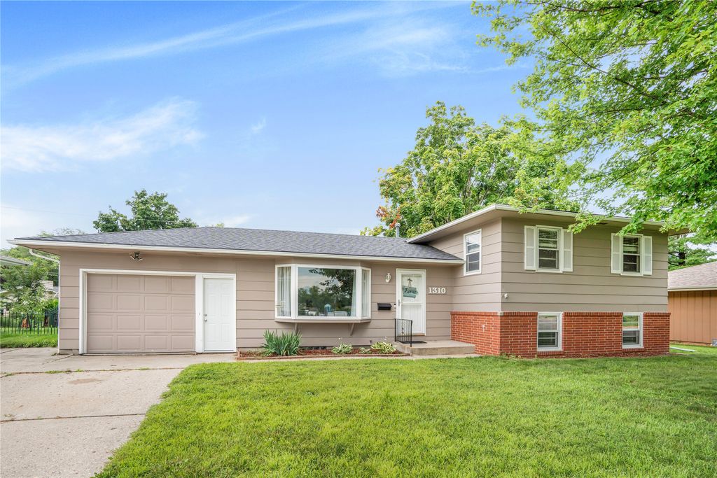 1310 20th Street, Ames, IA 50010
