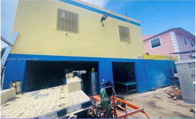 3071 NW 54th St, Miami, FL 33142