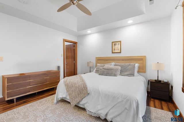 1100 N Redbud Pl, Sioux Falls, SD 57107