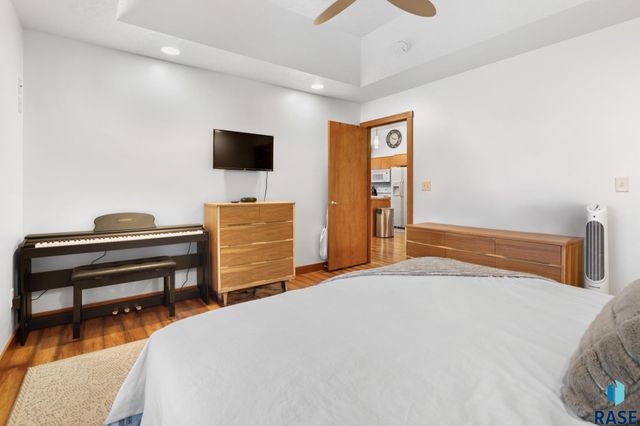 1100 N Redbud Pl, Sioux Falls, SD 57107