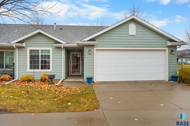 1100 N Redbud Pl, Sioux Falls, SD 57107