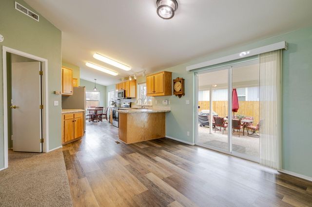 2051 NE Uintah Court, Redmond, OR 97756