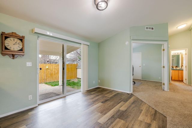 2051 NE Uintah Court, Redmond, OR 97756