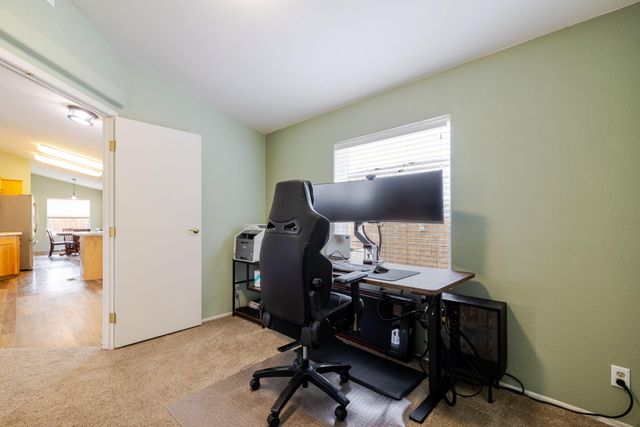 2051 NE Uintah Court, Redmond, OR 97756