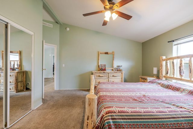 2051 NE Uintah Court, Redmond, OR 97756