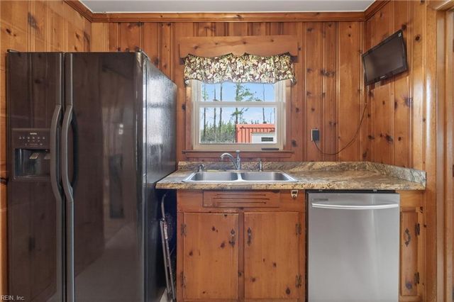 3321 Lawrence DR, Carrsville, VA 23315