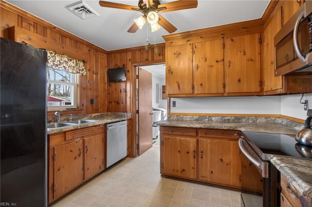 3321 Lawrence DR, Carrsville, VA 23315