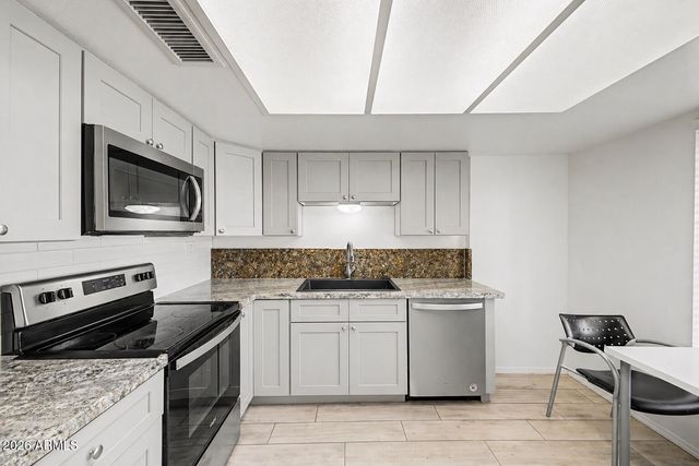 701 W EMELITA Avenue, Mesa, AZ 85210