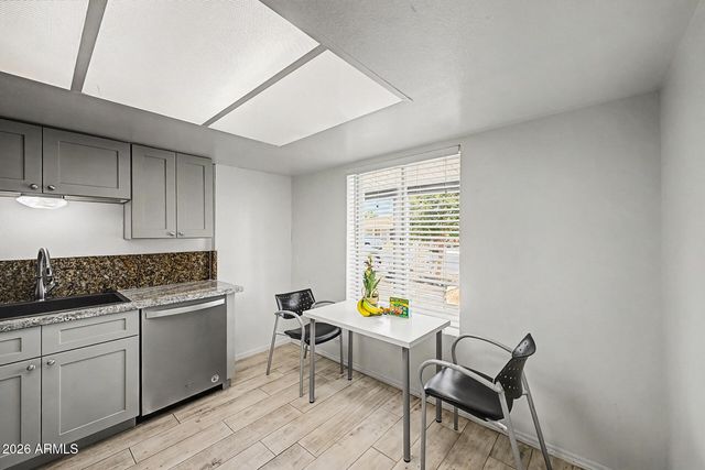 701 W EMELITA Avenue, Mesa, AZ 85210