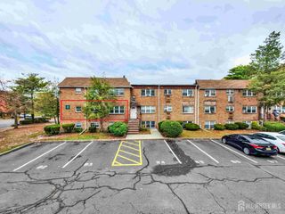 14 College Drive, Edison, NJ 08817