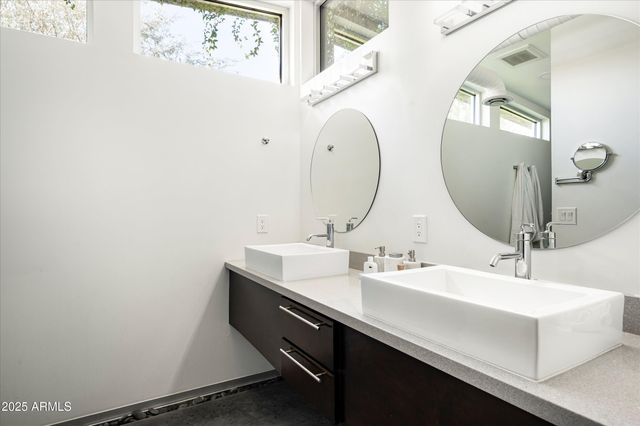 3127 N 60TH Street, Phoenix, AZ 85018