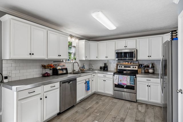 417 William Dr, Pleasant View, TN 37146