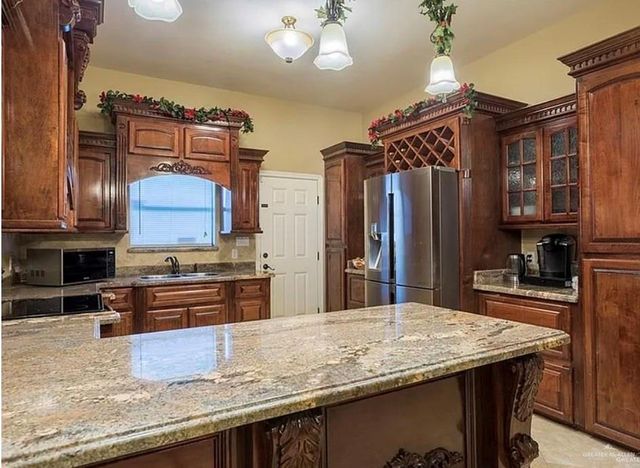 2613 Fairmont Avenue, Mcallen, TX 78504