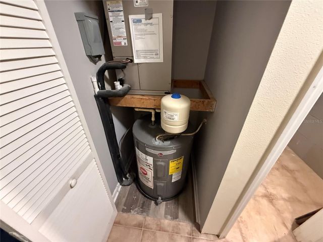 9302 SE MARICAMP ROAD, Ocala, FL 34472