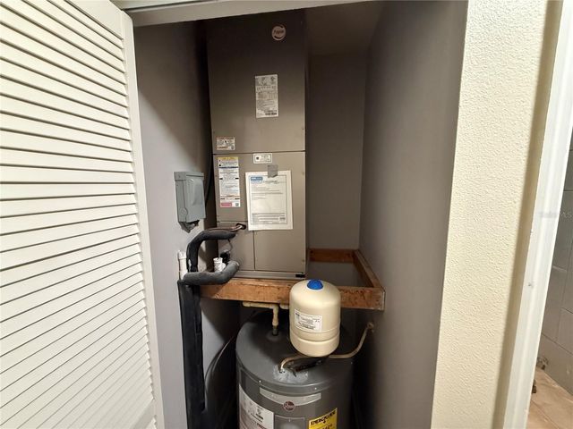 9302 SE MARICAMP ROAD, Ocala, FL 34472