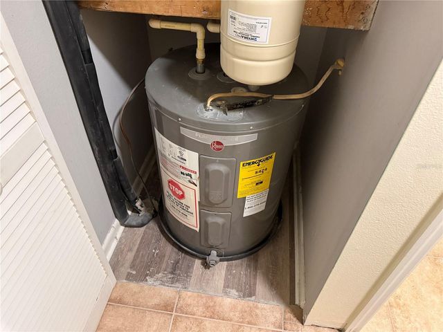 9302 SE MARICAMP ROAD, Ocala, FL 34472