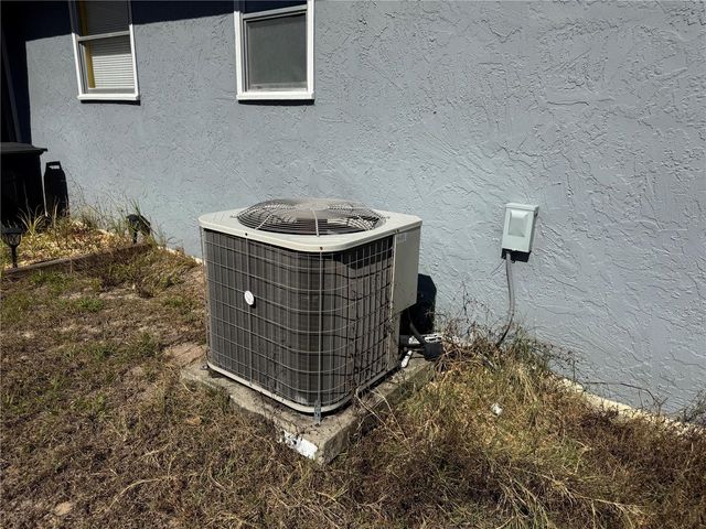 9302 SE MARICAMP ROAD, Ocala, FL 34472