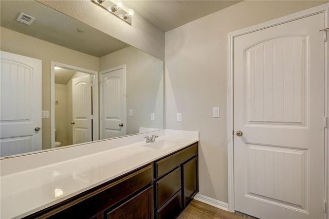 516 E Slaughter LN 2301, Austin, TX 78744