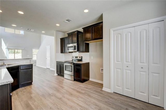 516 E Slaughter LN 2301, Austin, TX 78744