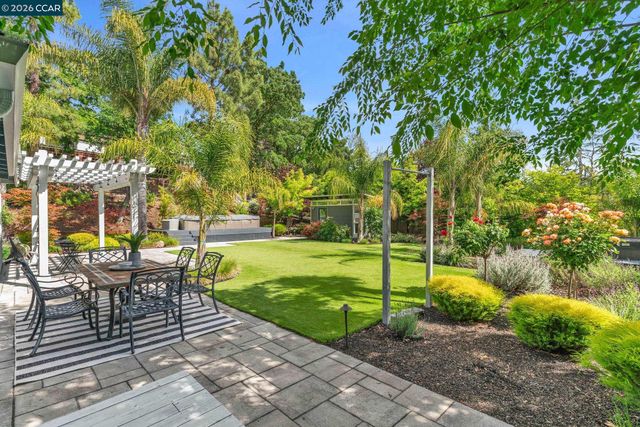 9 JULIANNE COURT, Walnut Creek, CA 94595