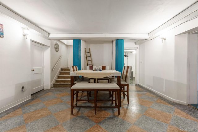 1735 LINCOLNSHIRE Drive, Detroit, MI 48203