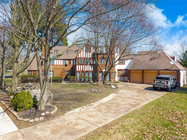 1735 LINCOLNSHIRE Drive, Detroit, MI 48203