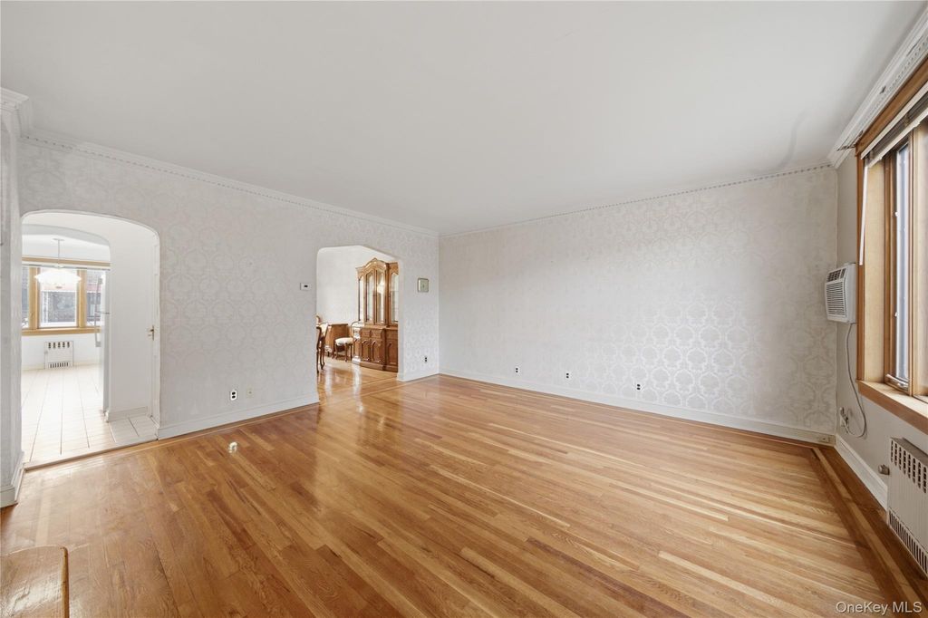 77-22 83rd Street, Glendale, NY 11385 — photo 3