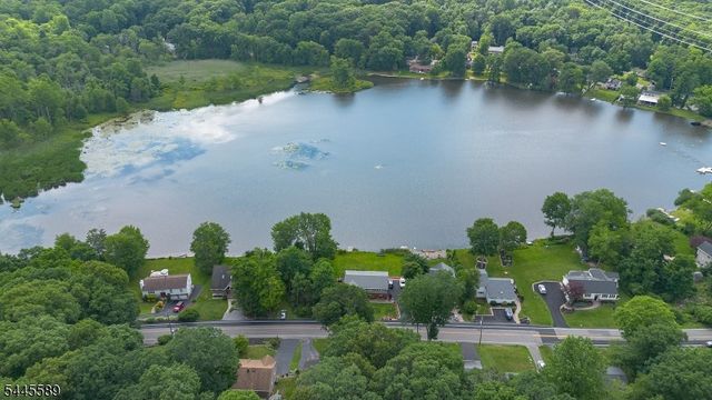 112 Seneca Lake Rd, Sparta Twp., NJ 07871