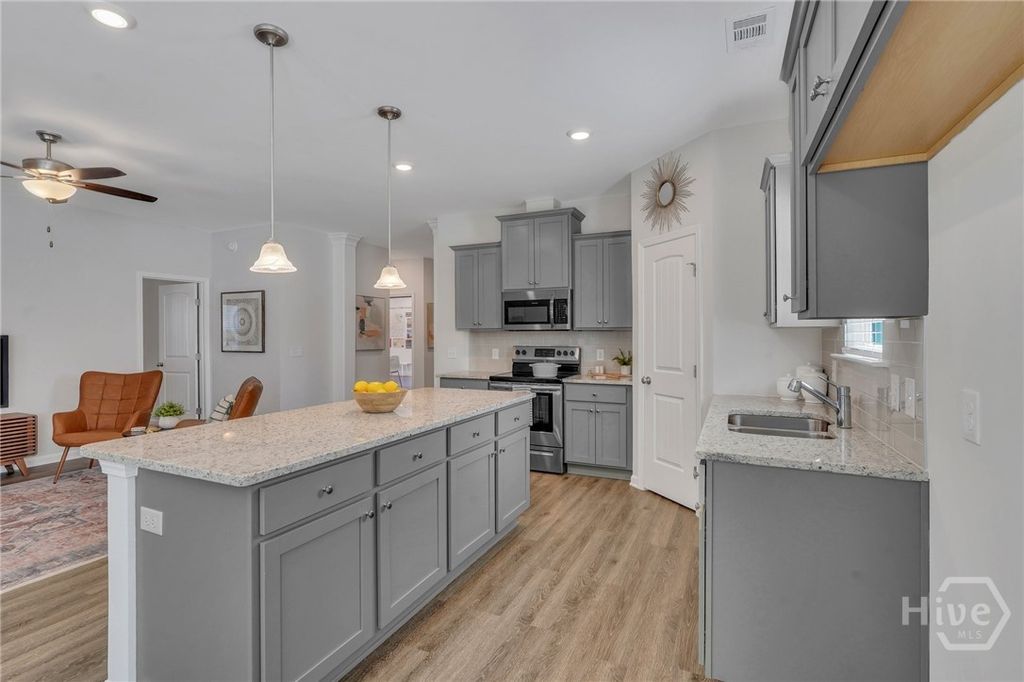 Image 13 of property listing at 153 Orkney Road, Savannah, GA 31407
