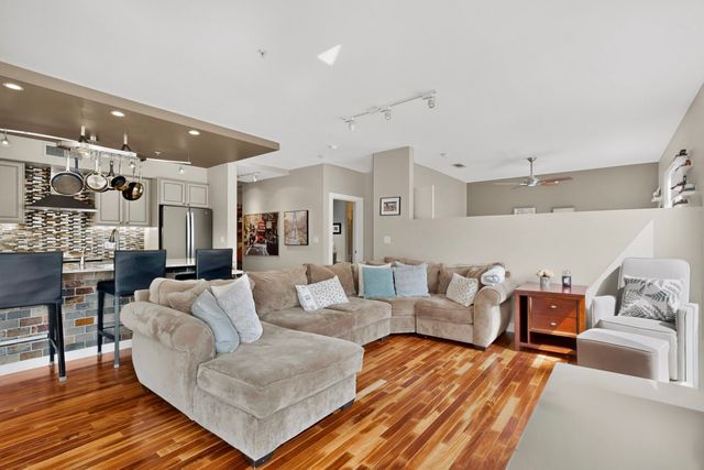 4040 N Hall Street 201, Dallas, TX 75219