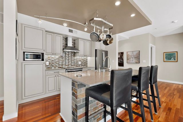 4040 N Hall Street 201, Dallas, TX 75219