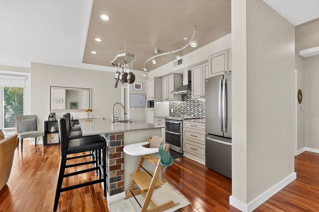 4040 N Hall Street 201, Dallas, TX 75219