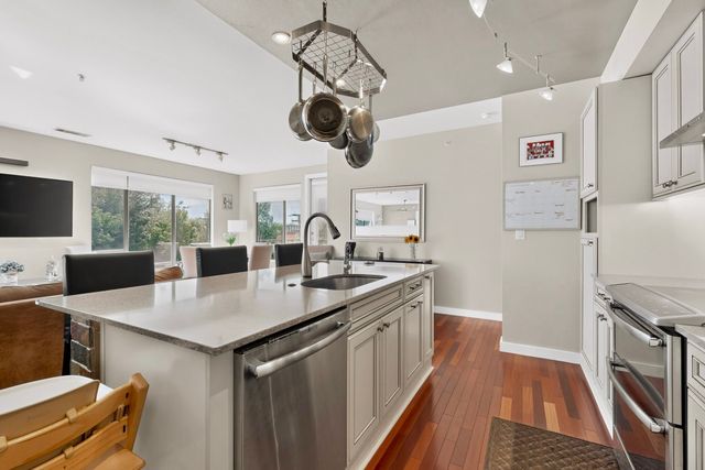 4040 N Hall Street 201, Dallas, TX 75219
