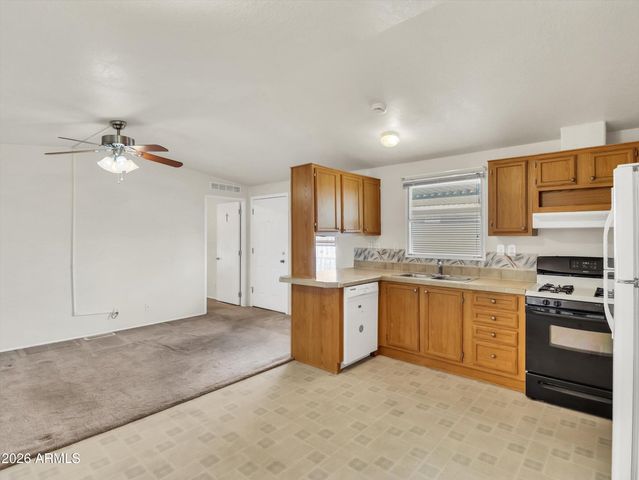 301 S SIGNAL BUTTE Road 827, Apache Junction, AZ 85120