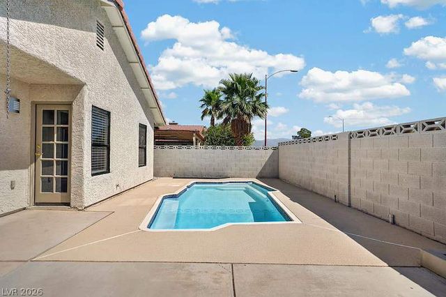 2521 Charteroak Street, Las Vegas, NV 89108