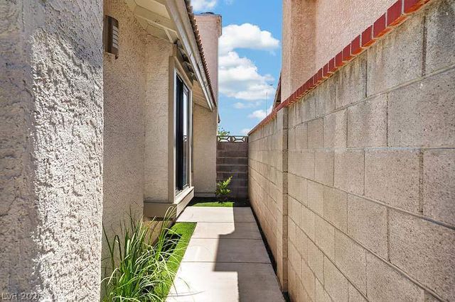 2521 Charteroak Street, Las Vegas, NV 89108