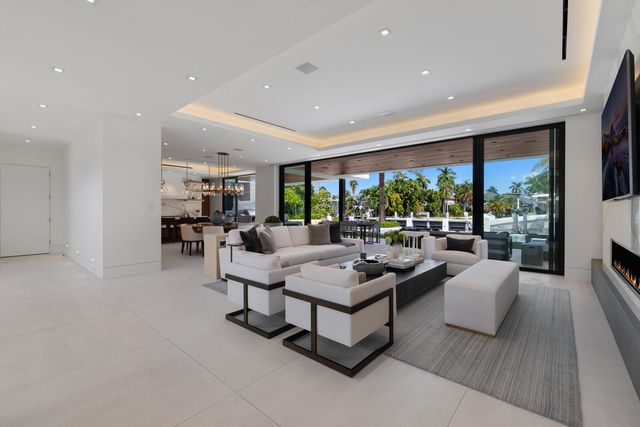 2423 Castilla Isle, Fort Lauderdale, FL 33301