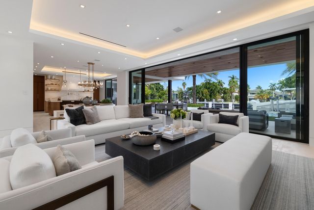 2423 Castilla Isle, Fort Lauderdale, FL 33301