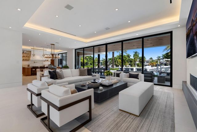 2423 Castilla Isle, Fort Lauderdale, FL 33301