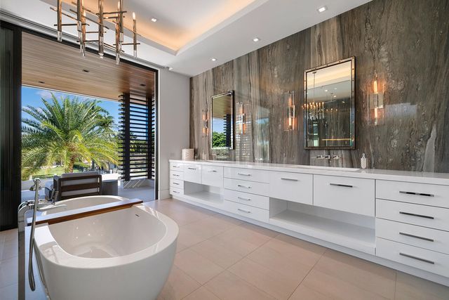 2423 Castilla Isle, Fort Lauderdale, FL 33301