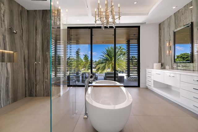 2423 Castilla Isle, Fort Lauderdale, FL 33301