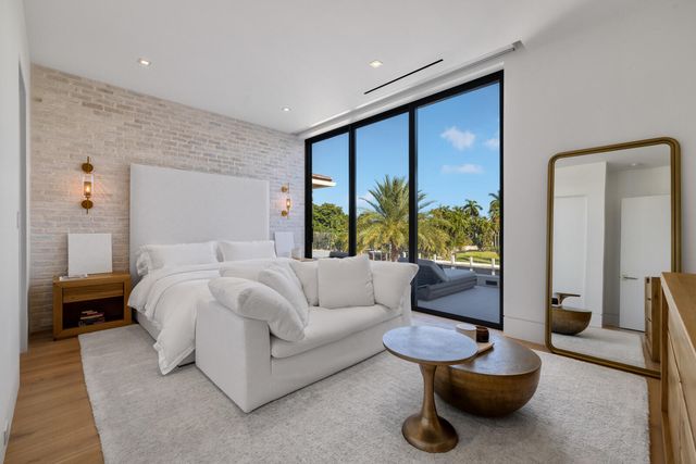 2423 Castilla Isle, Fort Lauderdale, FL 33301