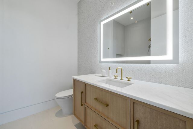 2423 Castilla Isle, Fort Lauderdale, FL 33301