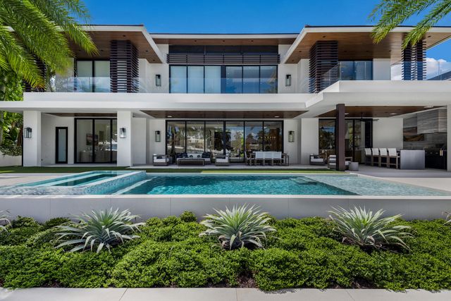 2423 Castilla Isle, Fort Lauderdale, FL 33301