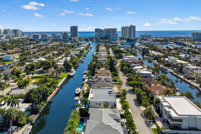 2423 Castilla Isle, Fort Lauderdale, FL 33301
